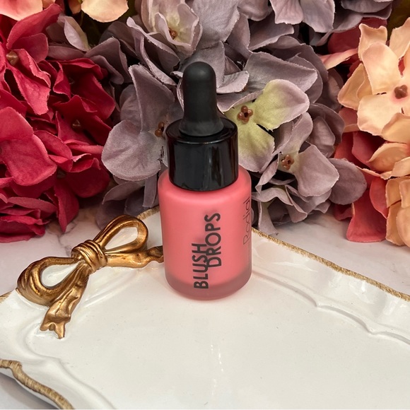 Rodial Blush Drops in Frosted Pink - Picture 5 of 11